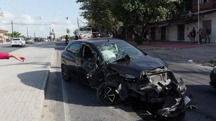 Acidente Grave na P15: Motorista de Aplicativo Perde Controle e Causa Engarrafamento em Igarassu