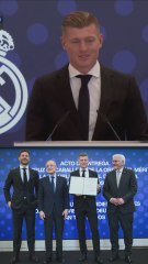 Eso es tener don de gentes: el detallazo de Kroos con Xabi Alonso en su discurso