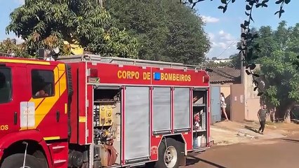 Residência é destruída por incêndio no bairro Tarumã em Cascavel