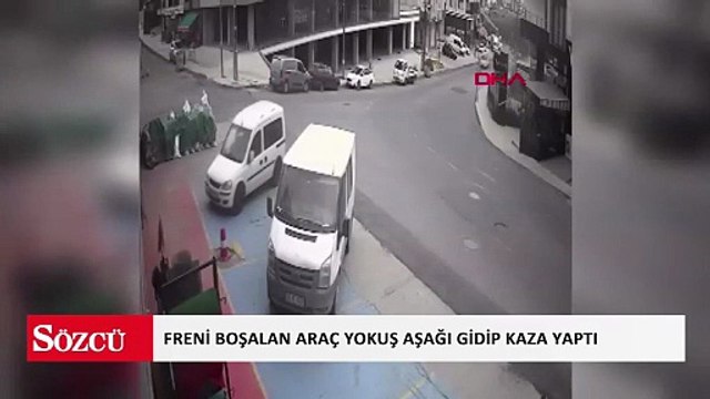 Beylikdüzü'nde park halinde freni boşalan hafif ticari araç yokuş aşağı kayarak otomobile çarptı
