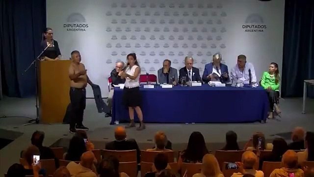Exposición en la jornada antivacunas en Diputados