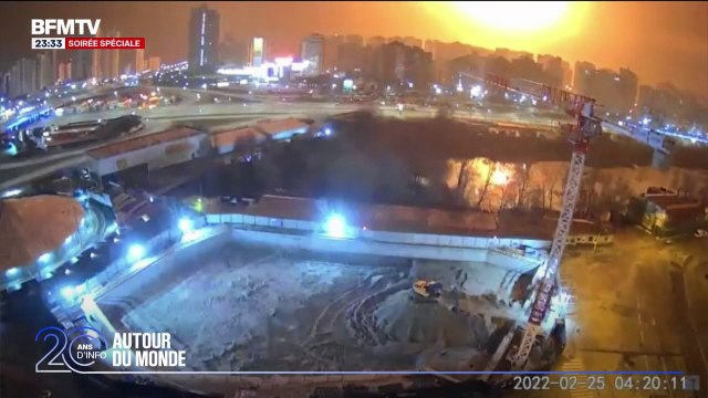 LIGNE ROUGE - Clémence Dibout nous raconte comment elle a couvert les débuts de la guerre en Ukraine, qui a éclaté le 24 février 2022