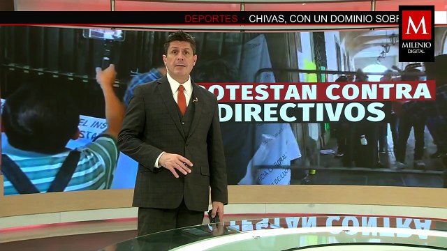 Docentes cierran Palacio de Gobierno de Oaxaca exigiendo renuncia de directivos acusados de acoso