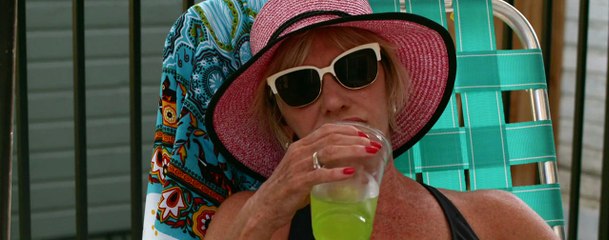 Siblings, Lita and Evan, are forced to put their troubled personal lives on hold to help their alcoholic mother through a relapse HD ( Drama, Comedy )