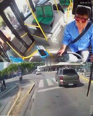 Dramático momento: un colectivo atropella y mata a una mujer en plena Avenida Corrientes