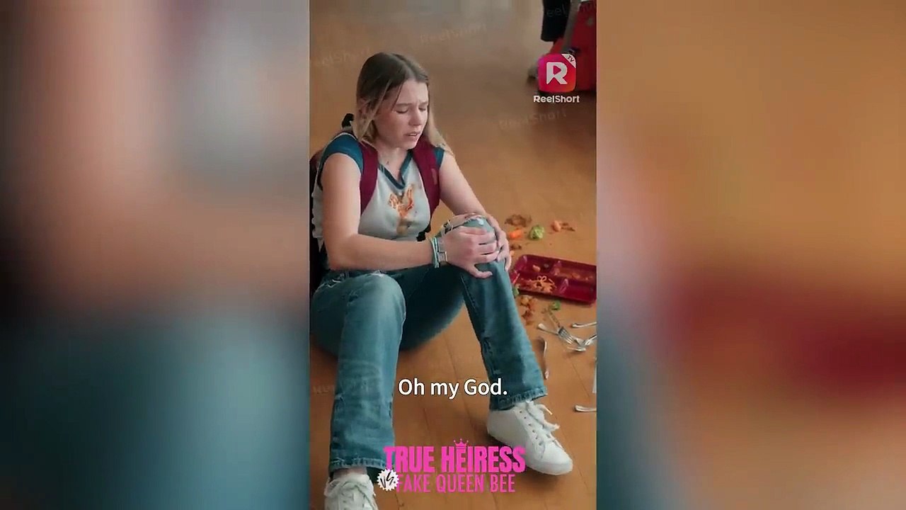 True Heiress vs. Fake Queen Bee Movie Clip | ReelShort