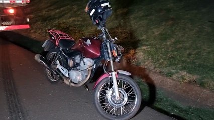 Motociclista bate na traseira de Cruze na BR-277 e sofre fratura na perna