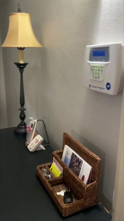 Mujer vive aterradora experiencia paranormal tras hospedarse en una casa embrujada