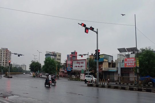 Rajasthan Weather : जयपुर में आज सवेरे से हल्की बारिश का दौर, सर्दी के तेवर नरम, मौसम खुशनुमा हुआ