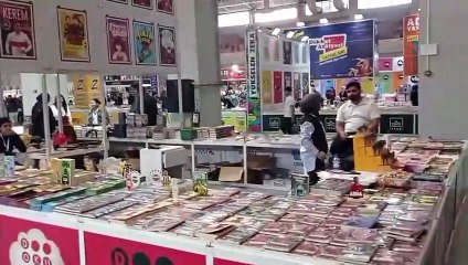 Kitap Fuarında Yoğun İlgi: Öğrenciler ve Kitapçılar Memnuniyetini Dile Getirdi