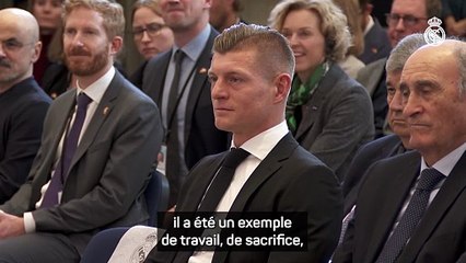 Toni Kroos décoré par son pays au Bernabéu, Pérez lui rend hommage