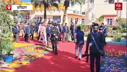 हरिद्वार में 13 अखाड़ों के साथ सीएम धामी की बैठक, अर्धकुंभ की तैयारियों पर चर्चा