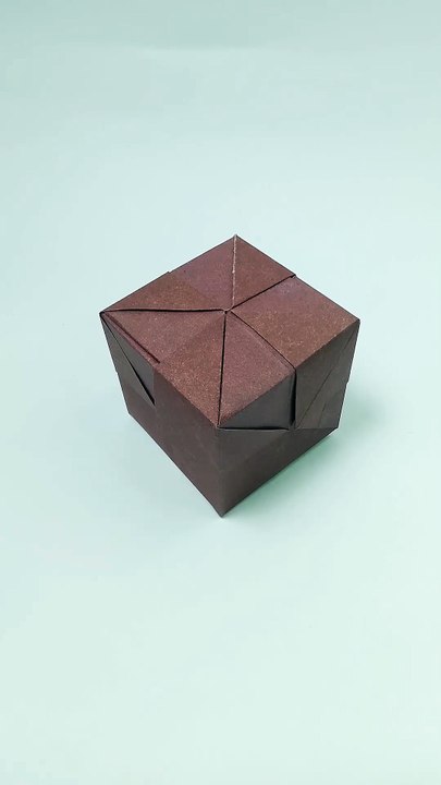 Mastering Advanced Origami: Fold a Perfect Paper Box!