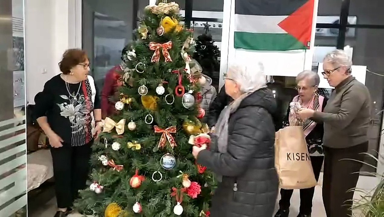 Scampitella (AV) - Vestire un albero è come vestire un bambino (28.11.25)