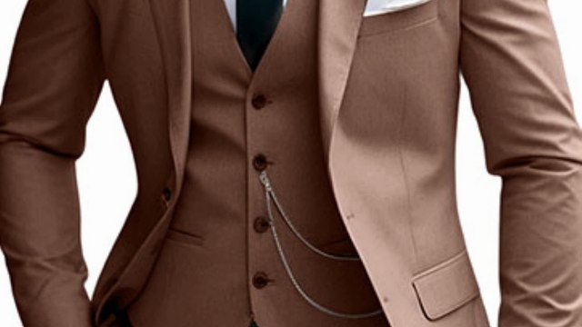 Modern Gentlemen’s Choice: Slim Fit 3-Piece Suit