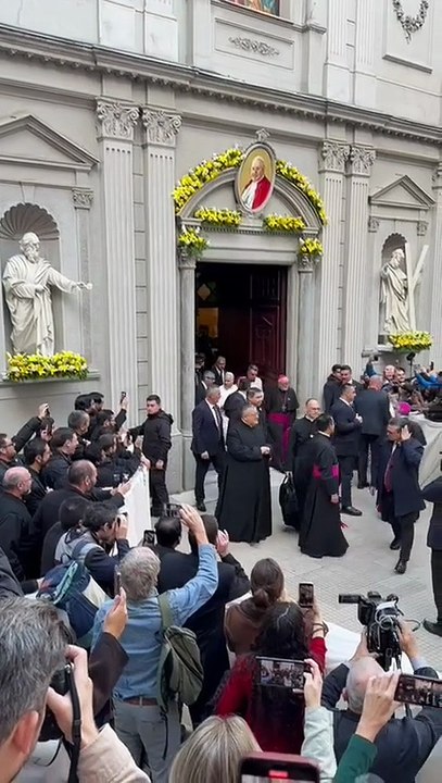 Le Pape se rend à la cathédrale du Saint-Esprit