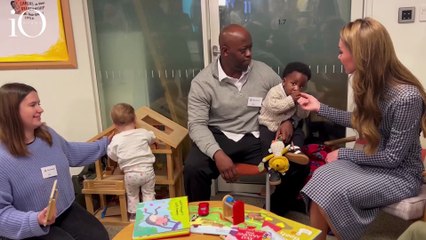 Kate Middleton, il ritorno del look bon ton (omaggio a Diana) e la dolcezza con i bimbi