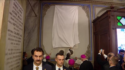 Commemorative plaque challenge: Pope Leo’s awkward moment in Turkey