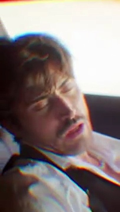 A car accident causes two strangers who meet by chance to swap the souls inside their bodies