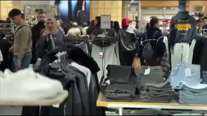 Efsane Cuma çılgınlığı başladı: AVM'ler tıklım tıklım!