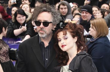 Helena Bonham Carter, Tim Burton’ın kendisini ‘doğum yaparken’ bile çizdiğini söyledi