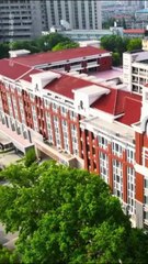 《說好嫁學長，偏落他掌心》（上）分手那天她答應爺爺家族聯姻，本以為是帥氣校草，沒想到聯姻對象竟是她那個木訥無趣還罰她寫檢討的季教授！本以為婚後日子猶如一潭死水，沒想到他竟撕下禁欲偽裝夜夜吻纏撩的她面紅腿軟！