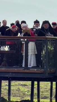 Le Pape arrive près des fouilles archéologiques de l’ancienne Basilique Saint-Néophyte
