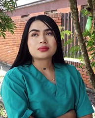 Le pagó a su enfermera para que sea su novia sin imaginar que terminaría enamorado.