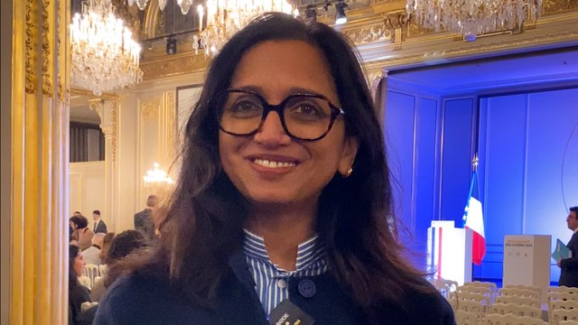 Goncourt des lycéens : la joie de Nathacha Appanah lors de la remise du prix à l'Elysée
