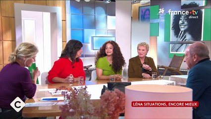 Léna Situations évoque sa dédicace à Frédéric Beigbeder dans son nouveau livre "Encore mieux", sur le plateau de "C à vous"