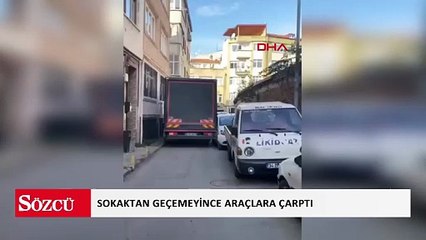 Fatih'te sokaktan geçemeyen kamyon park halindeki araçlara çarparak yoluna devam etti