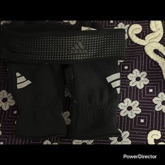 MARTES EN EL DESAYUNO ADIDAS ME ENVIÓ ESTOS REGALAZOS BANDA EN LA CABEZA TIPO YAJAIRO Y GUANTES PARA EL FRÍO PQ SE VIENE UN INVIERNO DE MUCHO DEPORTE GRACIAS ADIDAS ALEMANIA LOS AMO HOY ANDO MUY CURSI CULERO$