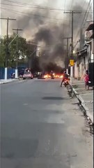 Moradores ateiam fogo em pneus e fecham rua na Cambona em protesto por falta d’água