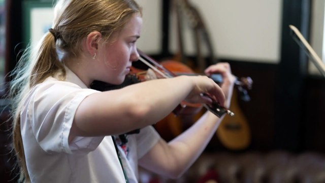 Music teachers fear loss of specialist assessors in tests by Australian Music Examinations Board