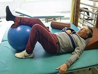 Syndrome pyramidal, auto-organisation des mouvements, rééducation, auto-rééducation guidée. Version 28/11/2025