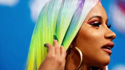 Nicki Minaj Reacts To Fans Chanting Cardi B After Canceling Performance | Hollywoodlife