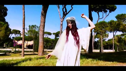 Grimes - Butterfly [Official Video]