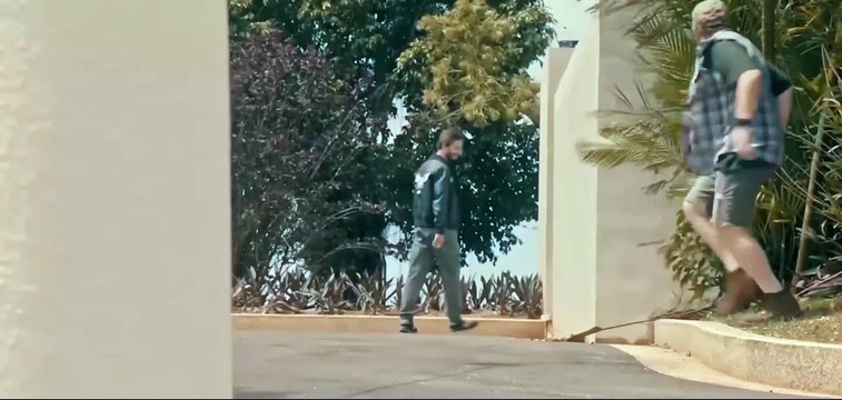 Terrorists Ambush Tourists But One of Them Turns Out to Be a Special Forces Soldier