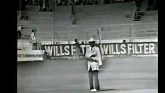 Surinder Khanna Magnificent Hook to Sarfraz for Four and Run Out - Karachi 3rd Test 2nd Innings 1978