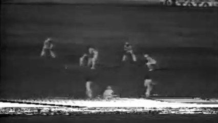Iqbal Qasim Pick Dilip Vengsarkar Wicket 3rd Test, Wankhede, December 16 - 20, 1979