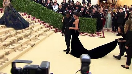 Khloe Kardashian Claps Back At Rumor that Kylie Jenner & Travis Scott ‘Are No a Couple’