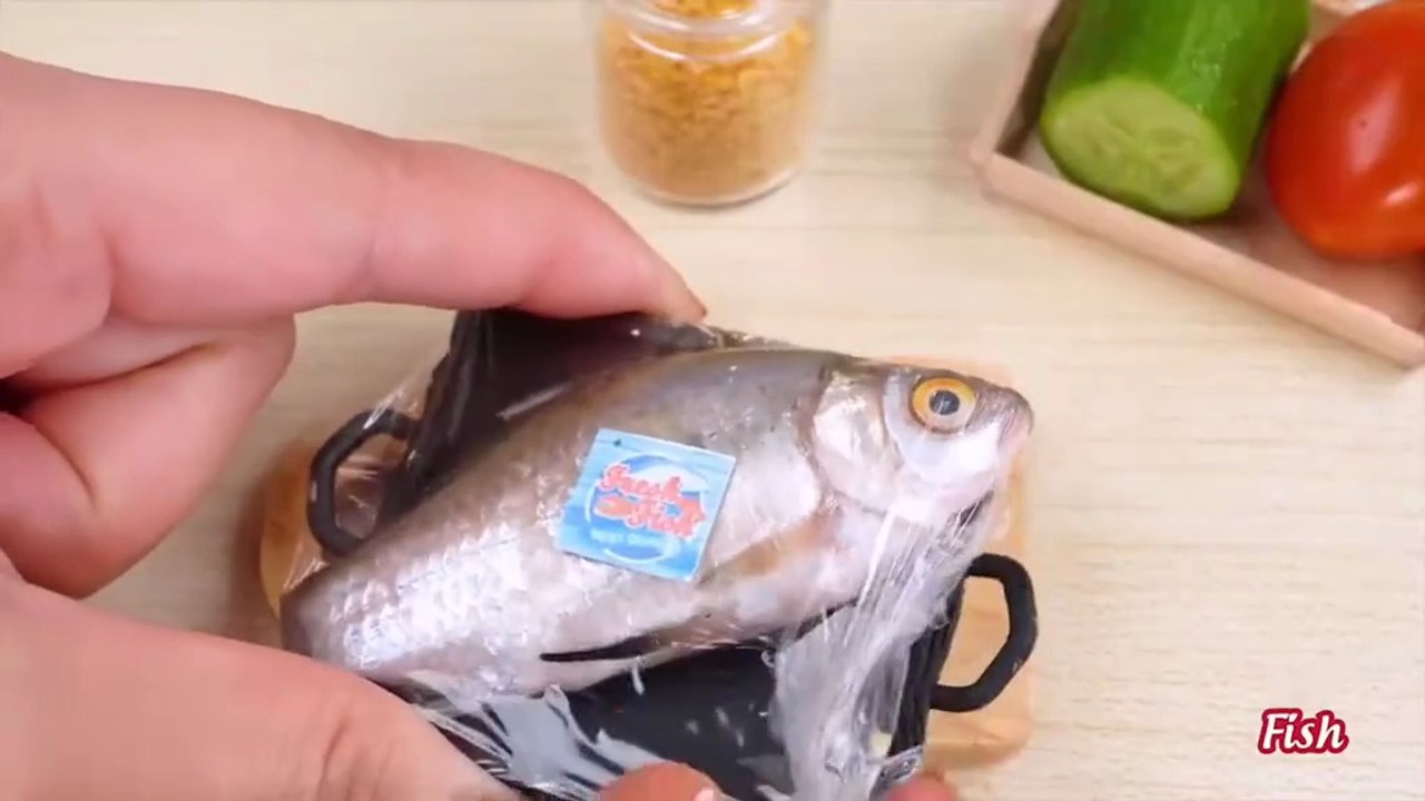 Delicious Miniature Fish Burger #foryou #foryoupage #millionflavours #standwithkashmir #cooking #minifood #fyp #fypシ #viral #viralvideo #khelygapakistan