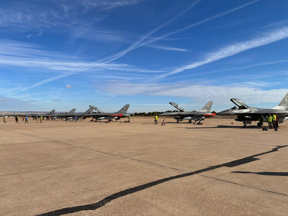 F-16 Bound for Argentina: Fighter Jets Already in Flight and Complete Crucial Stage of the Journey