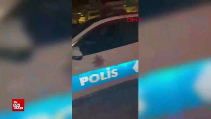 İstanbul'da 'dur' ihtarına uymayan ehliyetsiz motosiklet sürücüsü polis aracına çarptı
