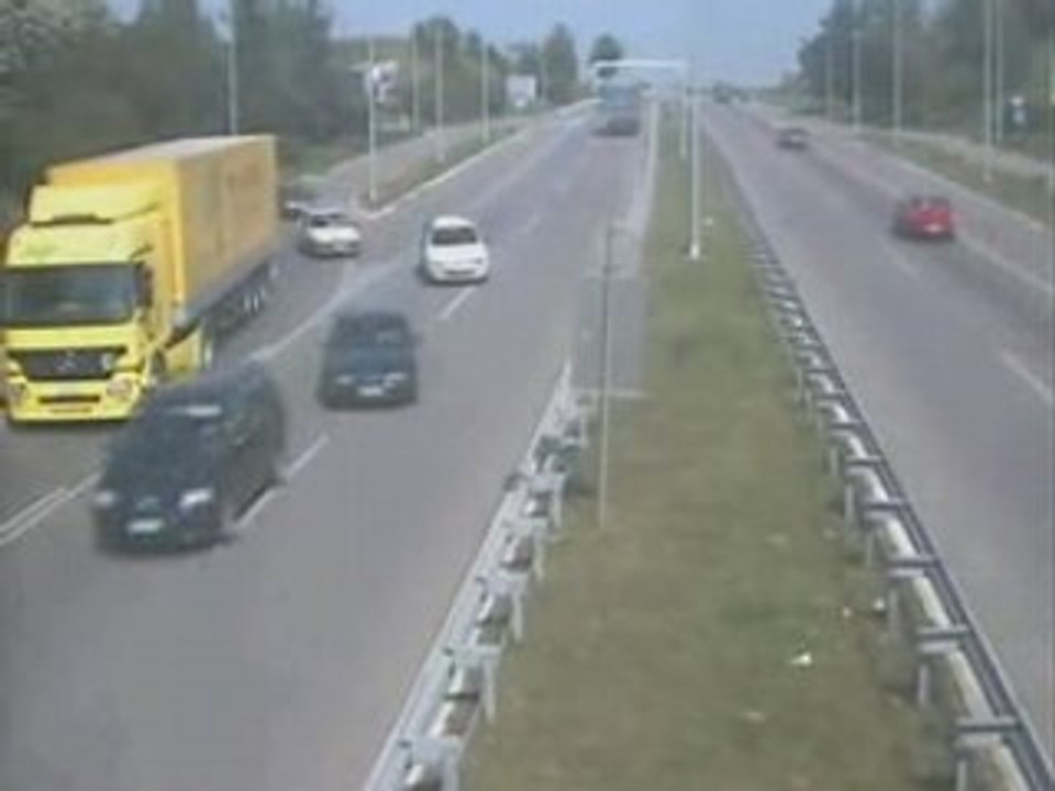 demi tour de ouf sur autoroute