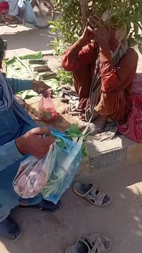 “Aaj Aik Ghareeb Shaks Ki Madad Ne Sab Ko Hila Diya”