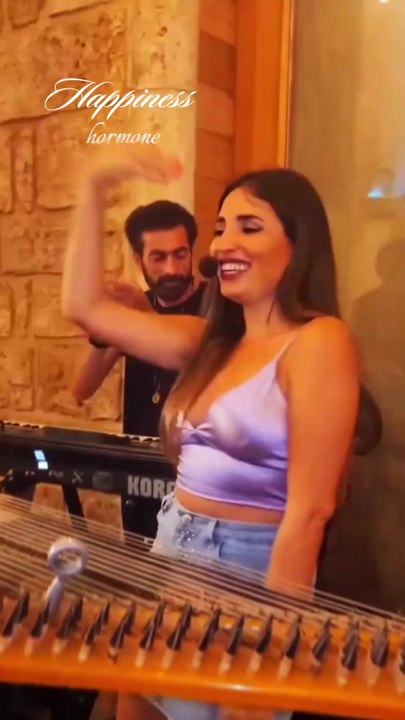 كلير خوري تعزف بإحساس موسيقى ترفع المزاج 🎵✨Claire Khoury plays with emotion… music that lifts the mood 🎵✨