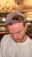 Des hommes et de la bière