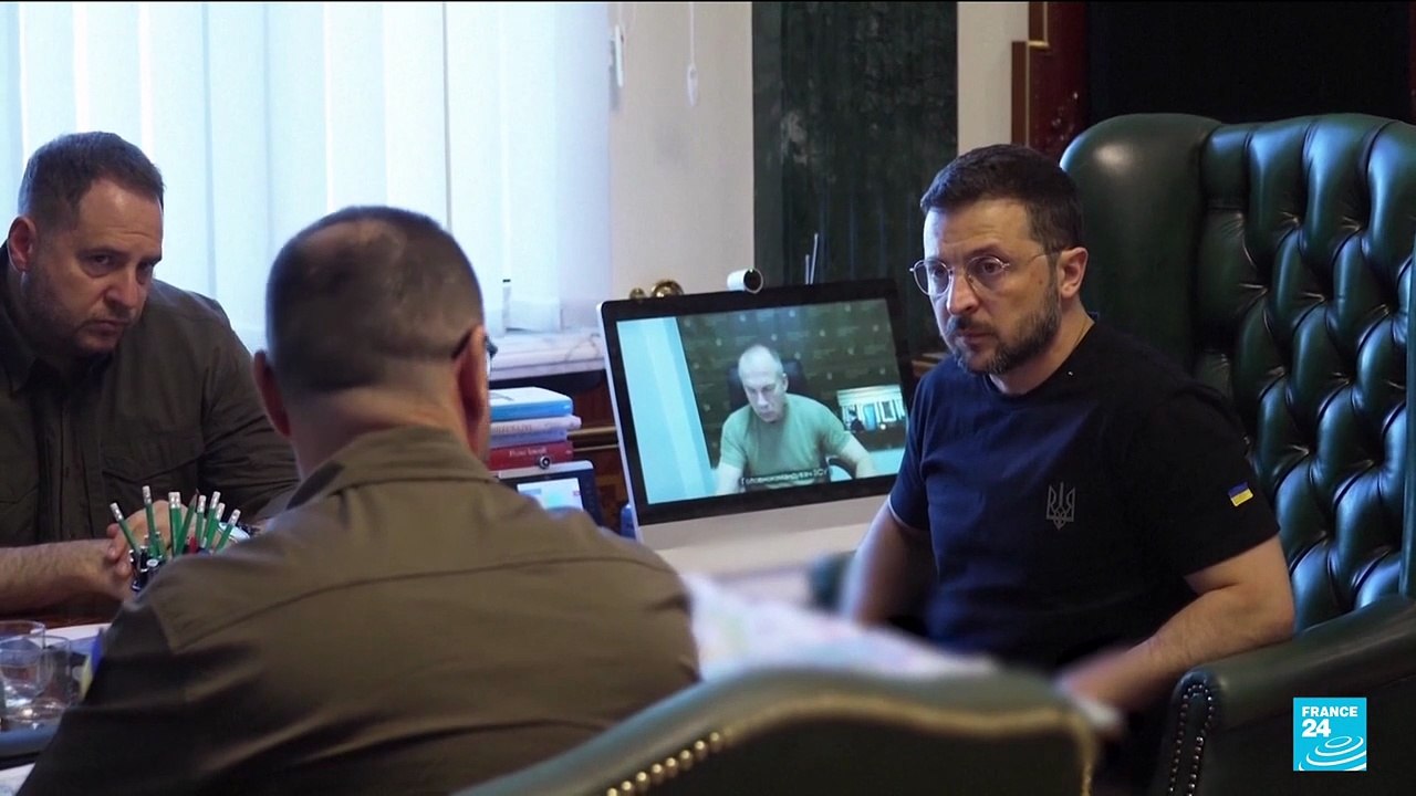 Zelensky removes top aide and negotiator after anti-graft raids
