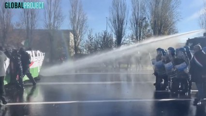 Veneto, scontri tra antagonisti e manifestanti nel giorno dello sciopero generale